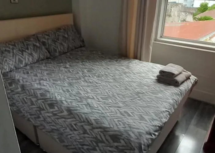 招待所 Maid Of Erin